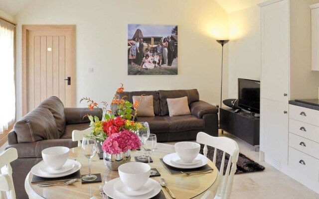 Luxury Cart Lodge set on the farm which featured in the 'Darling Buds of May'