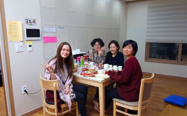 Coco Guesthouse - Hostel