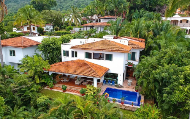 Ventanas al Mar 4 BR by Casago