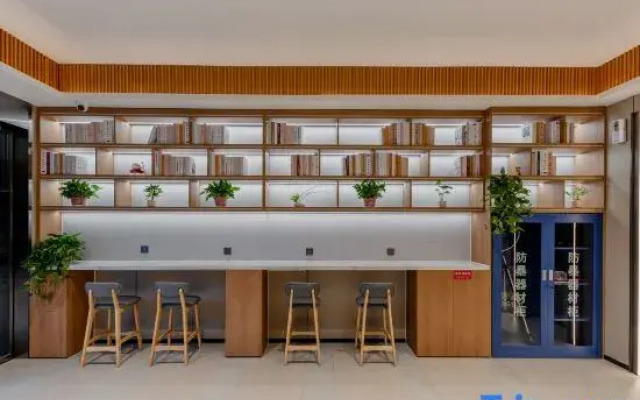 8 Days Hotel (Minhang Jiaotong University Branch)