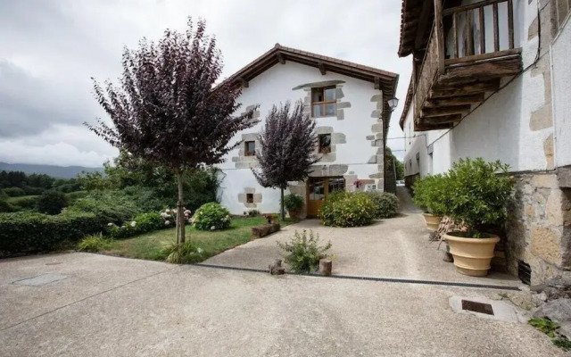 Casa Rural Azpikoetxea