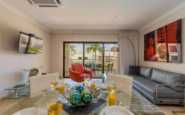 Luxury 1BR Condo Great Location Amenities