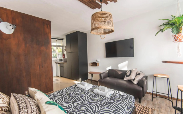 Manly Waves Studios & Apartments