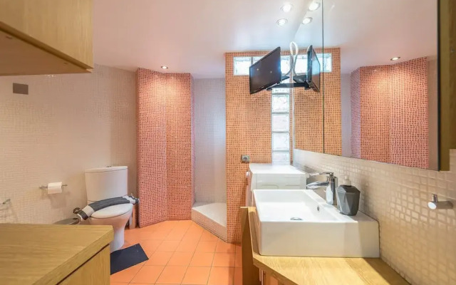 Agios Ioannis Metro Station - Comfy Apartment