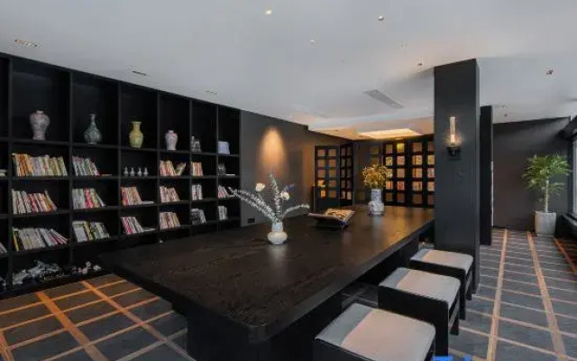 Non Hills Resort Hotel