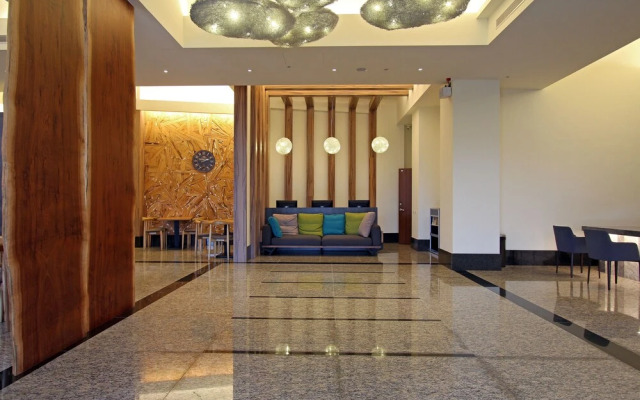 Celebrity 99 Hotel