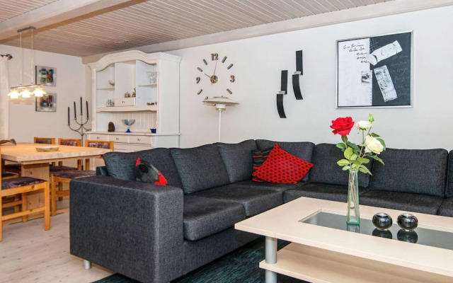 6 Person Holiday Home in Grenaa