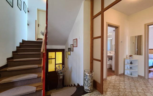 Apartment 743