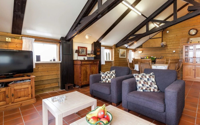 Cozy Holiday Home in Oisterwijk with Swimming Pool