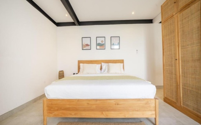 Suncoast Villa Bali – Guest Rooms – Tibubeneng