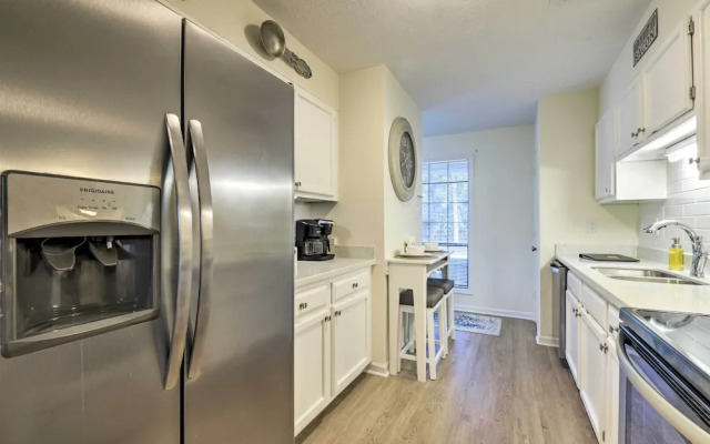 Modern Townhome w/ Deck & Golf Course Views!