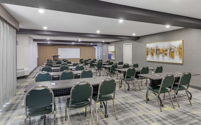 Comfort Inn & Suites Irvine Spectrum