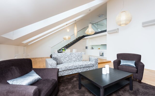 Karlin Residence by TKC