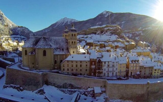 Apartment With 3 Bedrooms In Briancon, With Wonderful Mountain View, Enclosed Garden And Wifi