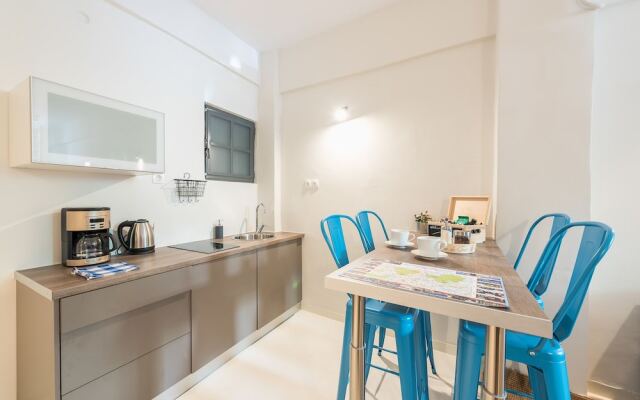 Stylish and Spacious Koukaki Apartment by Cloudkeys