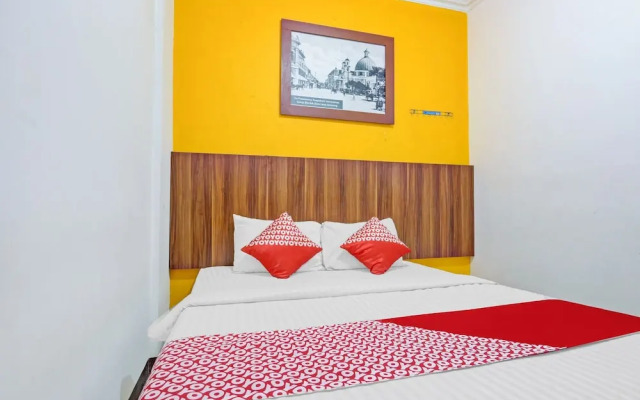 OYO 90426 Near Mall Ciputra 2