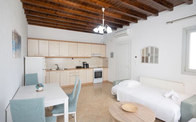 Mykonos Stylish Ivory Apt w Shared Pool