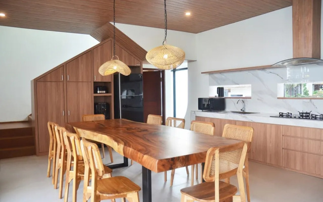 Sunset City View Villa 5 BR with a Private Heated Pool