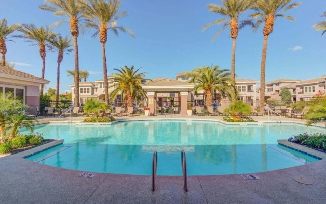 Scottsdale Condo Overlooking Golf Course
