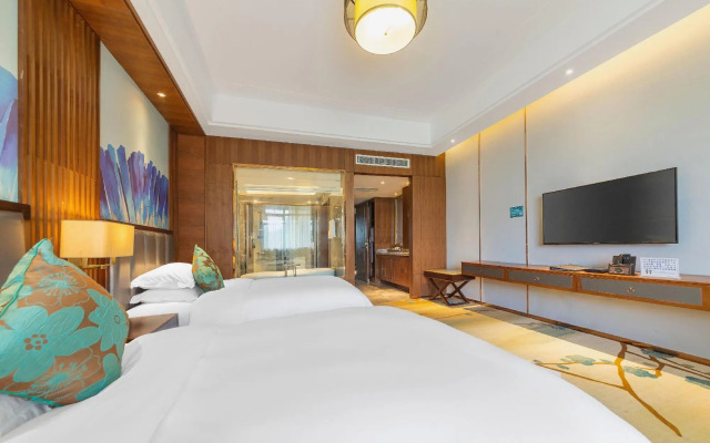 Lake International Hotel
