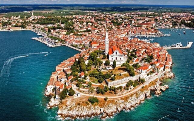 Holiday House Suzana