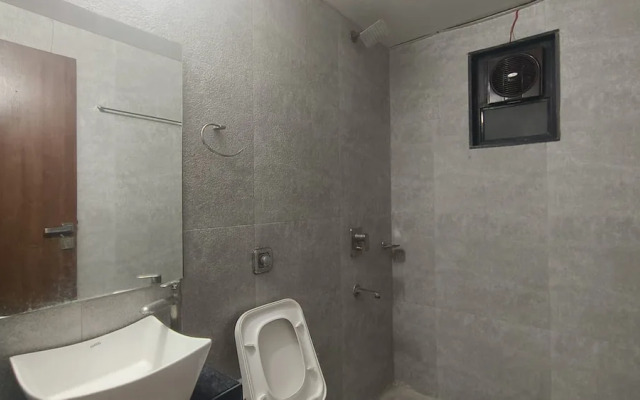 Hotel Ashraya International