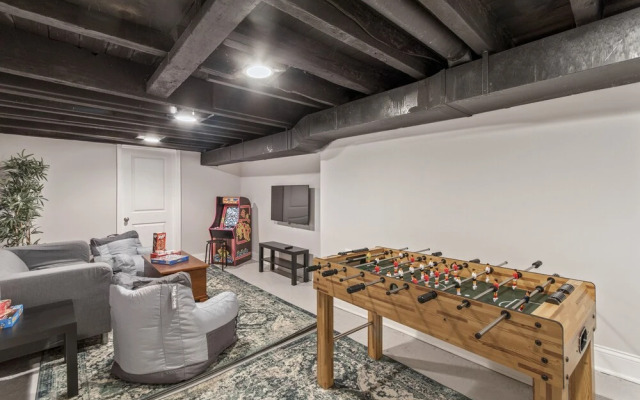Modern & Comfy - 5* - Location Game Room