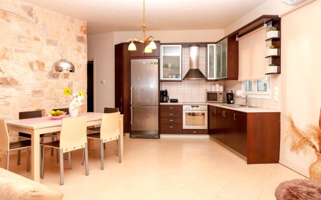 M&N Luxury Family Apartment 10meters From the Sea