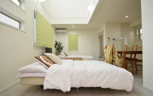 Maihama House – Guest Rooms – Urayasu