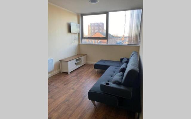 3 Bed Contemporary Crewe apartment