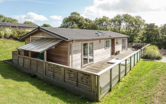 2 Tree Tops, Looe