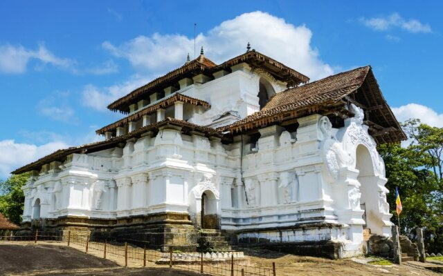 Kandy Casual Hotel