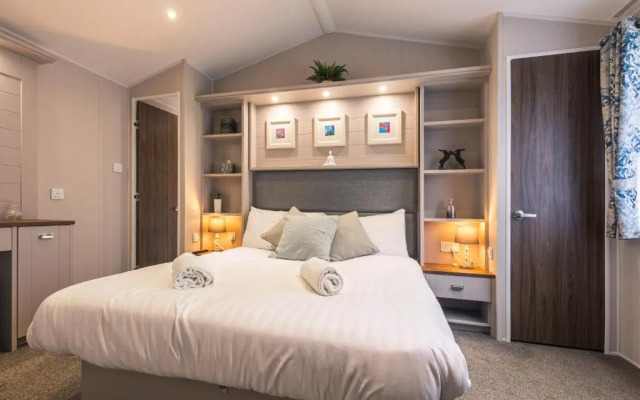 Hidden Jewel Lodge with Hot Tub