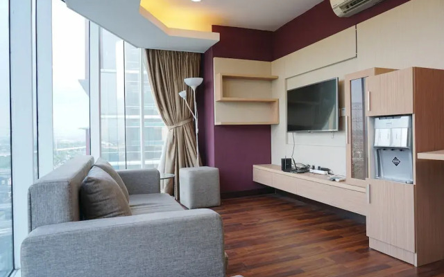 Cozy Living 1BR Tamansari The Hive Apartment