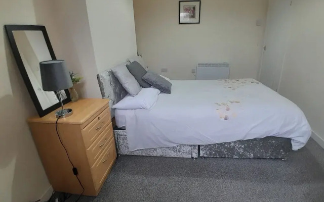 Blackpool - 2-beds - Sleeps 5 - Pet Friendly