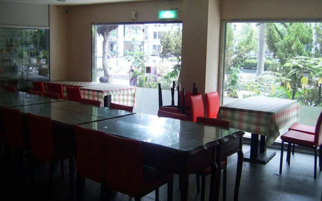 Many Flower Business Hotel