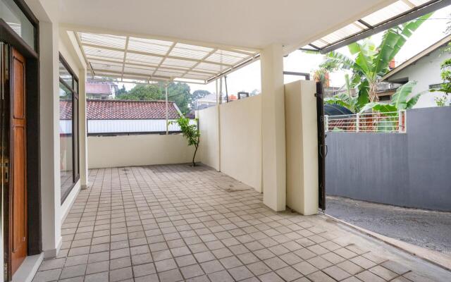 Super OYO 3209 Hegarbudhi Residence