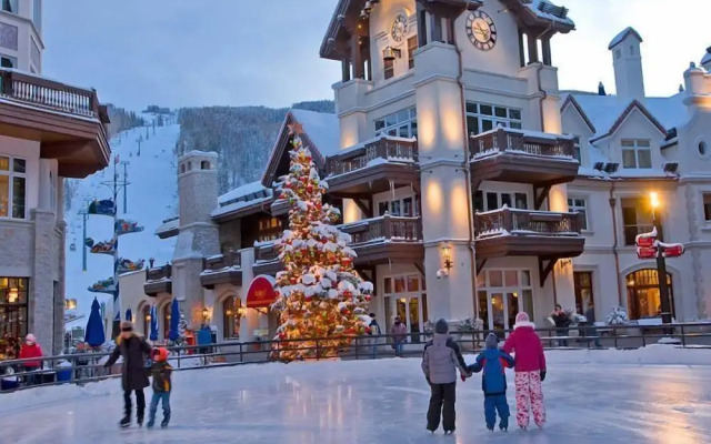 1 Bedroom Antlers Vacation Rental With Incredible Slopeside Views and Just a Short Walk to Gondola and Lionshead Village