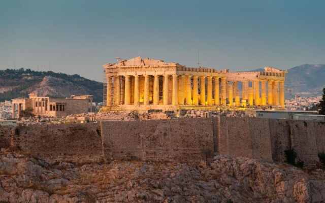 Your Home under the Acropolis Roofdeck