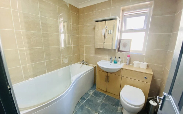 Hollybush Guest House