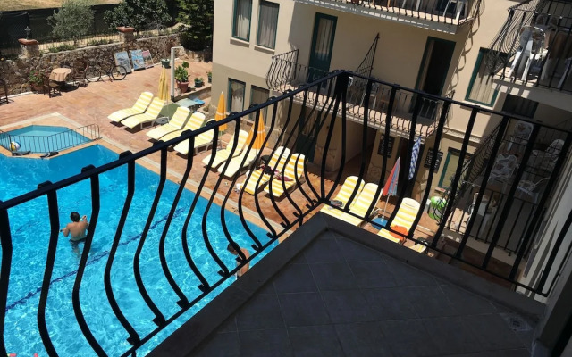 poppy apart hotel