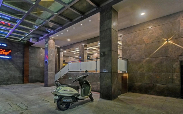 Palm Tree by OYO Rooms