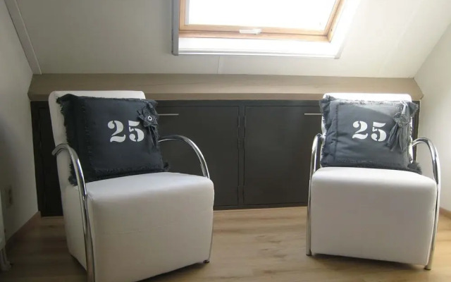 Rural Holiday Home With Outdoor Pool & Sauna