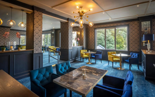 Falls Hotel & Spa