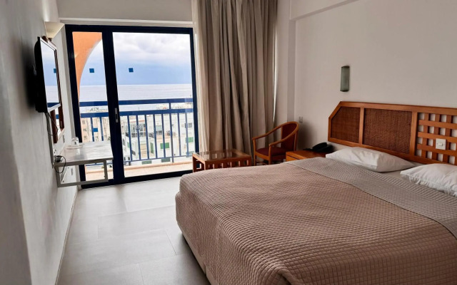 Navarria Hotel