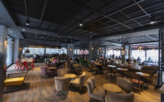 World Point Hotel