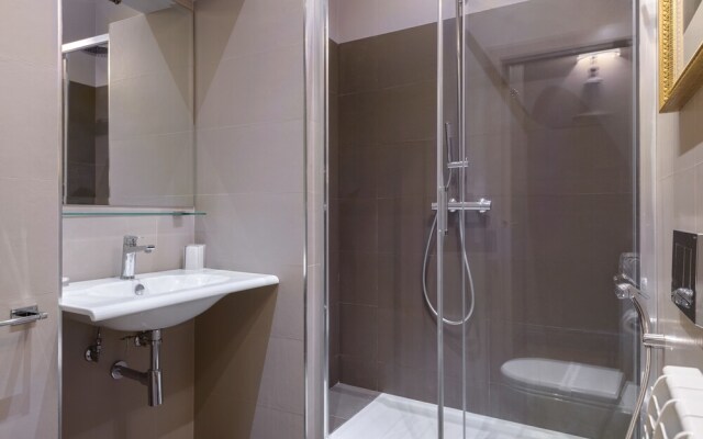 Travel & Stay - Navona 2