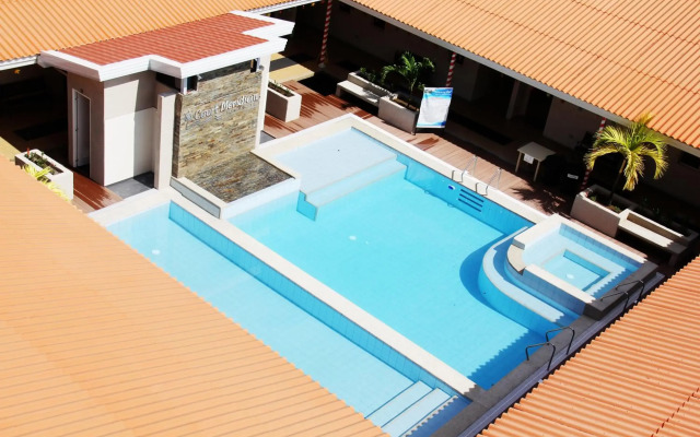 Court Meridian Hotel and Suites