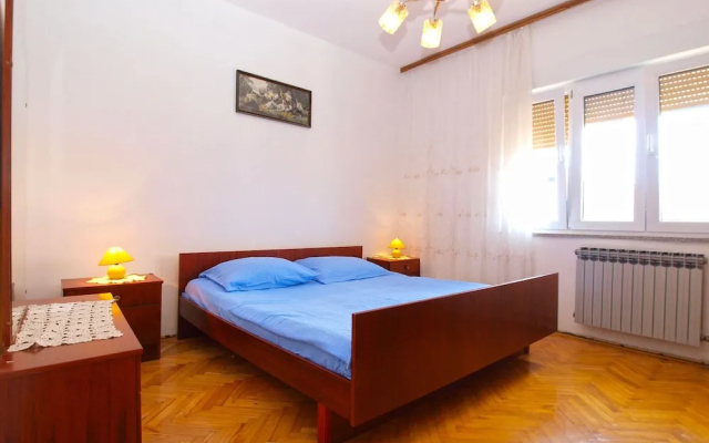 Apartment 1051