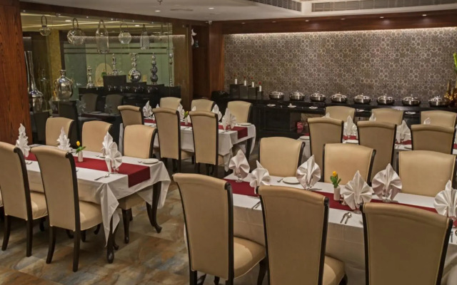 M Crown Hotel
